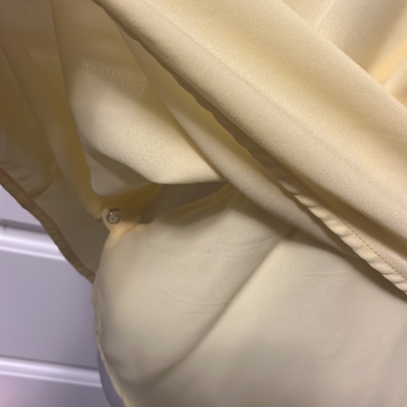 Yellow strappy top with cross over front and tie at the side, new without tags - Picture 3 of 9